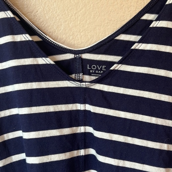 LOVE by GAP Navy & White striped Tank Top Sz Small NWT - Picture 2 of 6